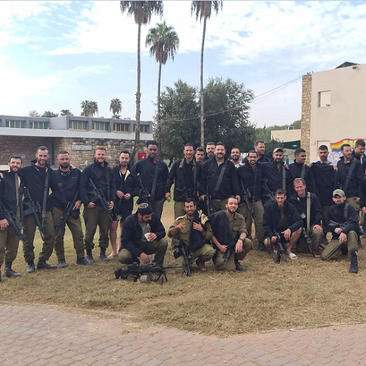 תרומת מעילים לחיילי שריון